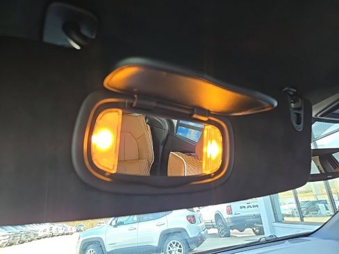 Used 2024 Chrysler Pacifica Pinnacle image 77