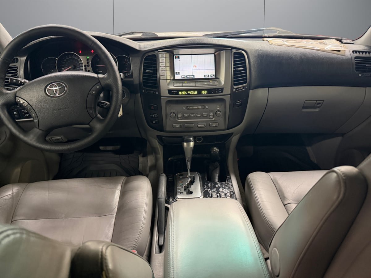 Used 2004 Toyota Land Cruiser AWD/4WD image 12