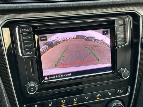 Used 2018 Volkswagen Passat GT image 29