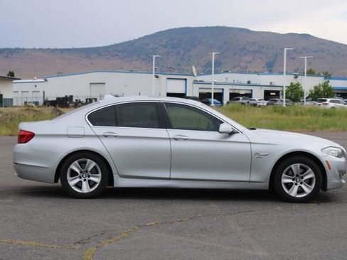 Used 2012 BMW 528i xDrive Sedan AWD/4WD image 6
