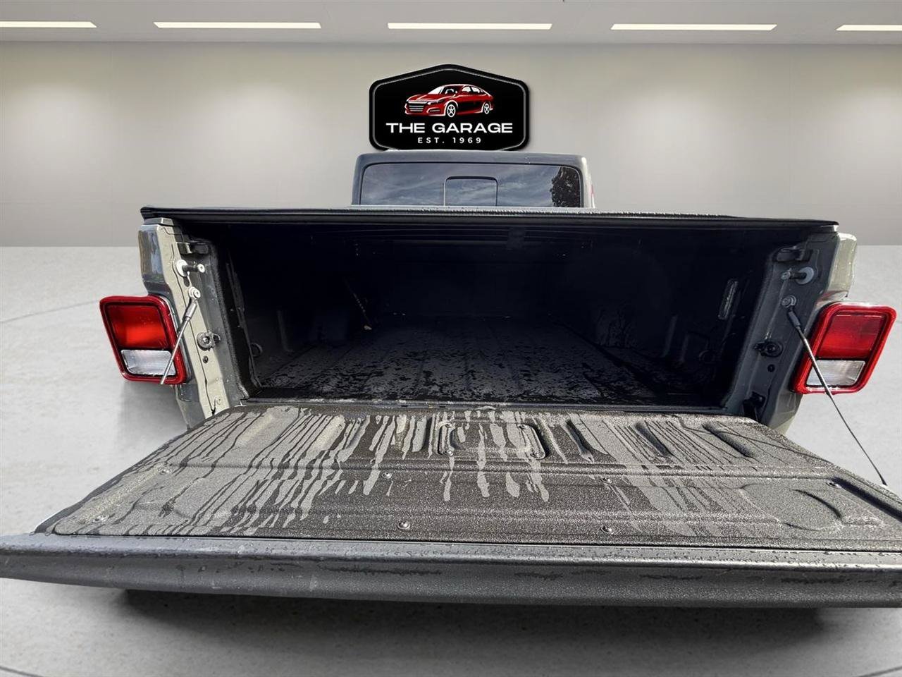 Used 2021 Jeep Gladiator Sport AWD/4WD image 8