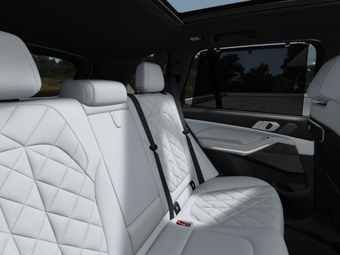 Used 2026 BMW X5 sDrive40i w/ M Sport Package RWD image 10