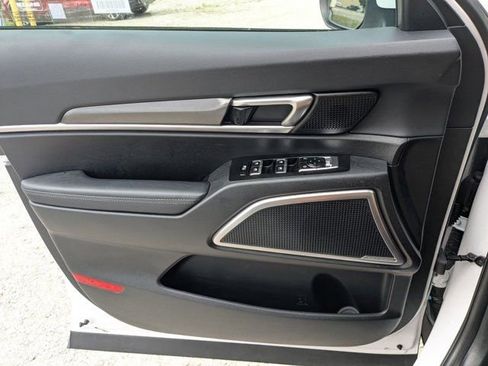Used 2025 Kia Telluride S image 11