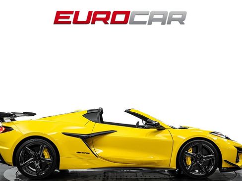 Used 2026 Chevrolet Corvette Z06 RWD image 8