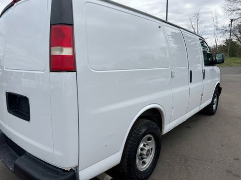 Used 2015 GMC Savana 2500 image 11