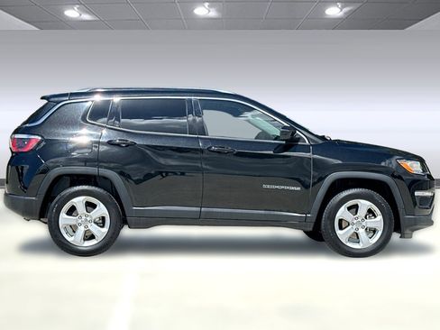 Used 2018 Jeep Compass Latitude w/ Popular Equipment Group AWD/4WD image 7