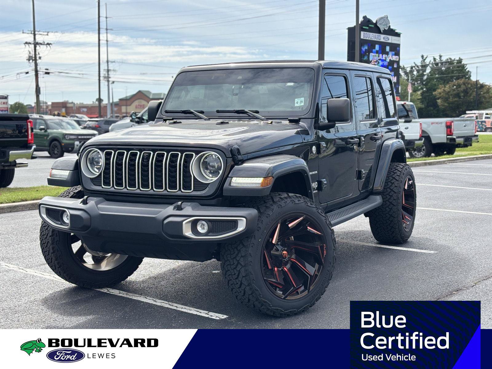 Used 2024 Jeep Wrangler Unlimited Sahara w/ Technology Group AWD/4WD image 1