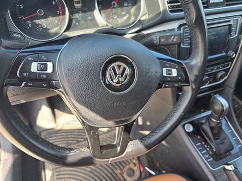 Used 2018 Volkswagen Passat 2.0T SEL Premium image 17