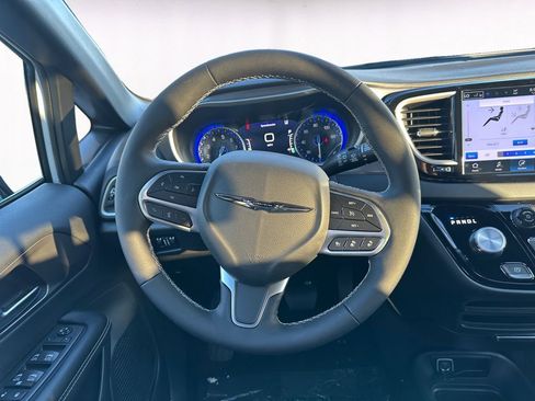 New 2026 Chrysler Voyager LX image 12