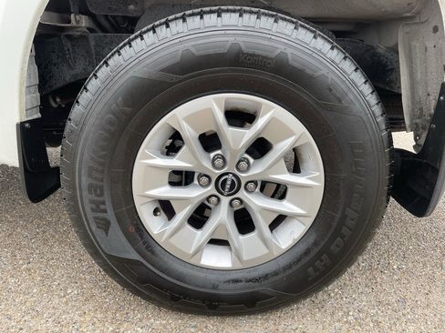 Certified 2024 Nissan Frontier SV image 17