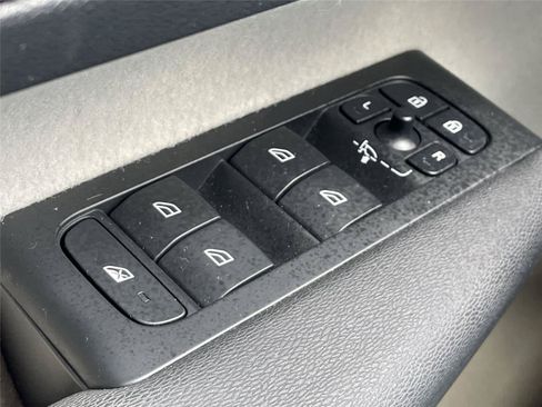Used 2023 Volvo XC40 B5 Plus w/ Driver Assist Package AWD/4WD image 29