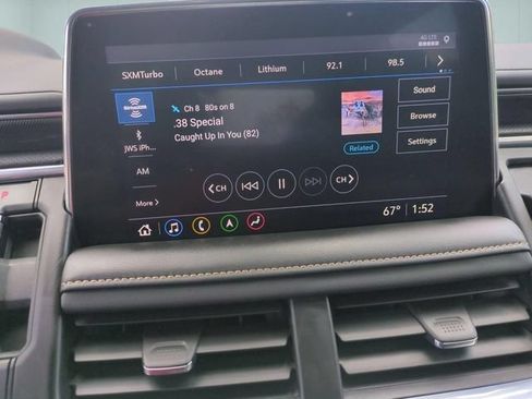 Used 2021 GMC Yukon AT4 w/ Rear Media and Nav Package AWD/4WD image 13