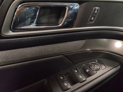 Used 2018 Ford Explorer XLT w/ Equipment Group 202A image 27