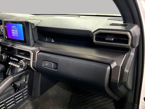 Certified 2025 Toyota 4Runner SR5 AWD/4WD image 17