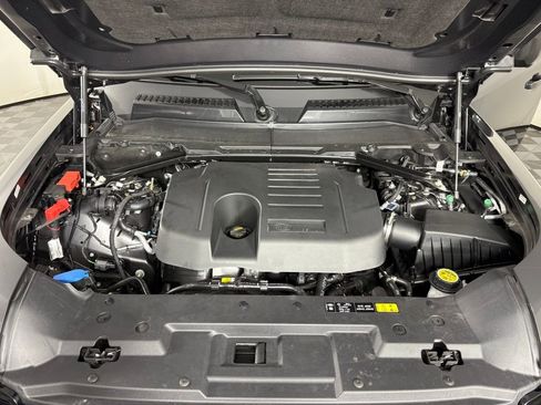 Used 2025 Land Rover Defender 110 S image 9