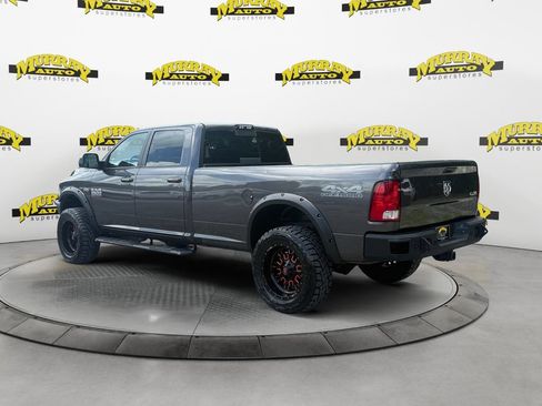 Used 2018 RAM 2500 Big Horn w/ Sport Appearance Group AWD/4WD image 3