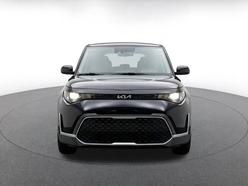 Used 2025 Kia Soul LX w/ LX Technology Package FWD image 2