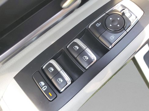 New 2025 Kia Telluride S image 8