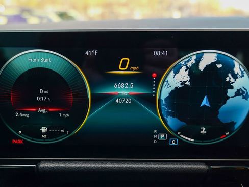 Used 2021 Mercedes-Benz GLA 250 4MATIC image 46