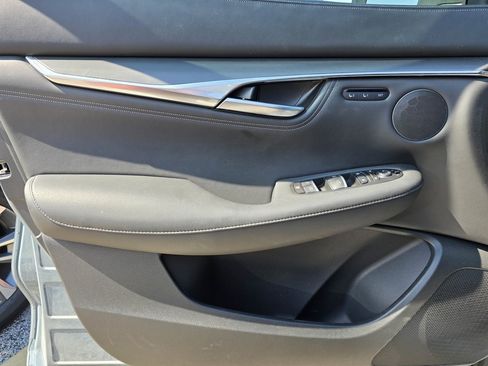 Used 2025 INFINITI QX55 Luxe w/ Cargo Package image 11