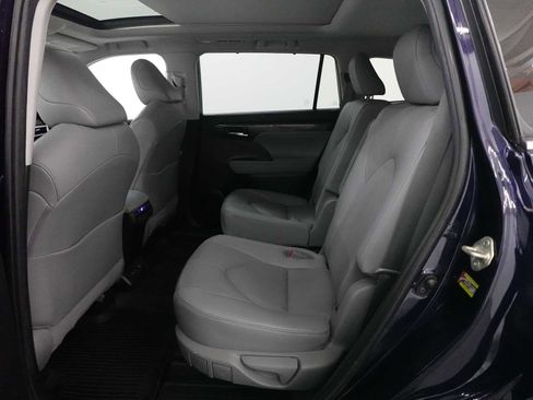 Used 2020 Toyota Highlander Platinum image 27
