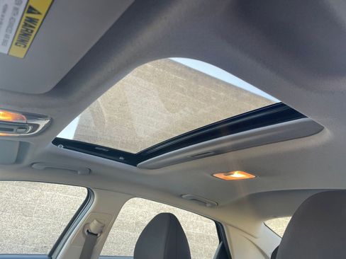 Used 2025 Hyundai Elantra SEL image 30