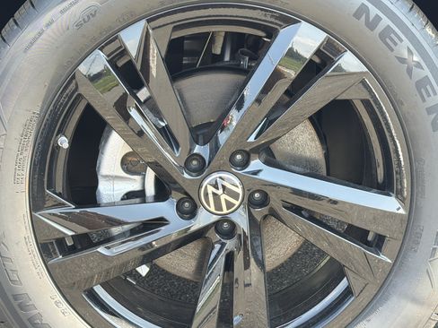 New 2026 Volkswagen Atlas Cross Sport SEL R-Line AWD/4WD image 13