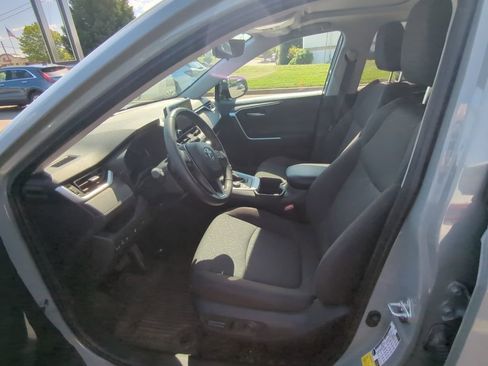 Used 2023 Toyota RAV4 XLE w/ Convenience Package image 9