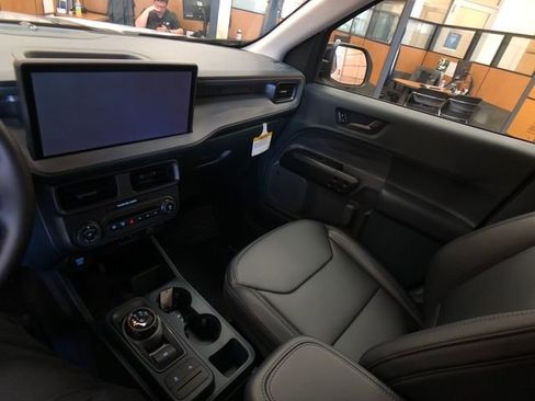 New 2025 Ford Maverick Lariat w/ Black Appearance Package image 20