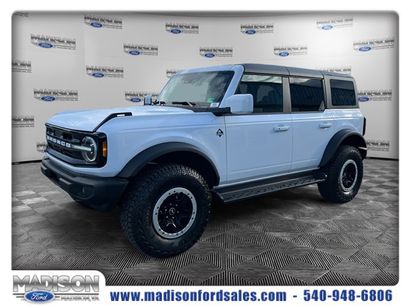 New 2025 Ford Bronco Outer Banks w/ Sasquatch Package