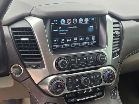 Used 2020 Chevrolet Suburban LT AWD/4WD image 12