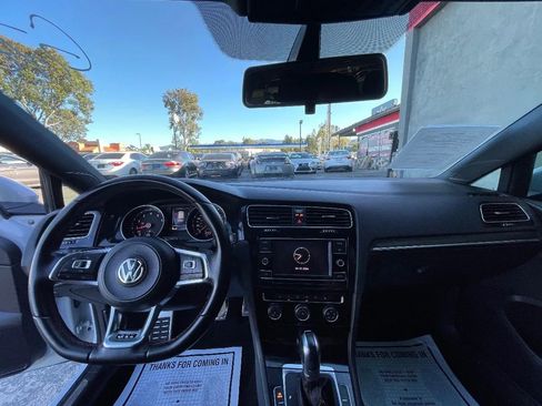 Used 2018 Volkswagen GTI SE FWD image 9