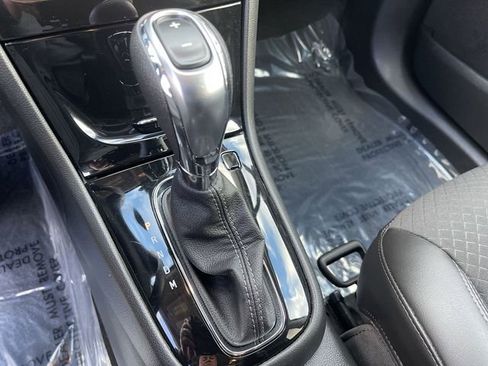 Used 2022 Buick Encore Preferred w/ Safety Package image 22