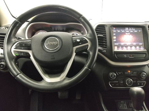 Used 2018 Jeep Cherokee Latitude Plus image 22