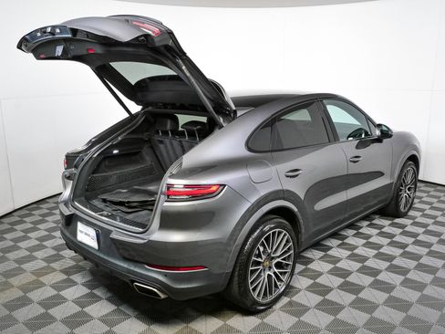 Certified 2022 Porsche Cayenne Coupe AWD/4WD image 31