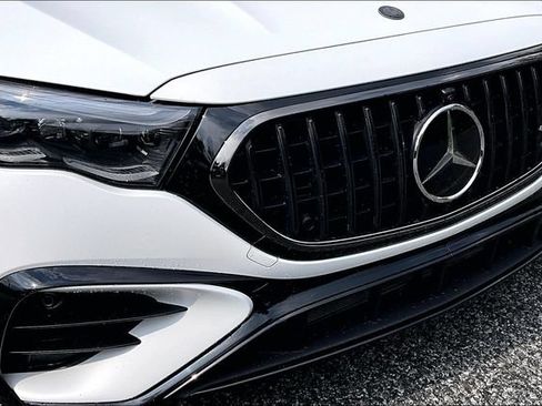 Certified 2026 Mercedes-Benz E 53 AMG e 4MATIC Wagon image 37