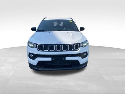 Used 2024 Jeep Compass Latitude AWD/4WD image 32