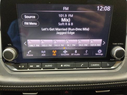 Used 2023 Nissan Rogue S FWD image 25