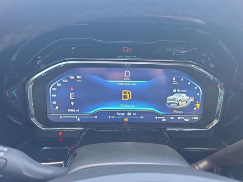 Used 2023 Chevrolet Silverado 1500 LT image 17