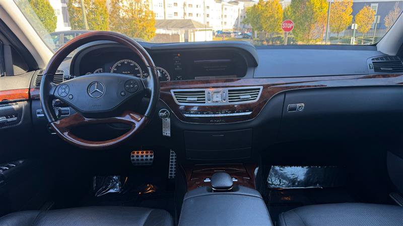 Used 2011 Mercedes-Benz S 550 4MATIC w/ Sport & Premium Pkgs image 25