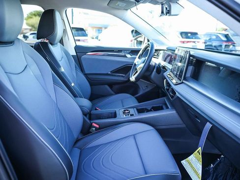 New 2026 Volkswagen Tiguan SE image 26