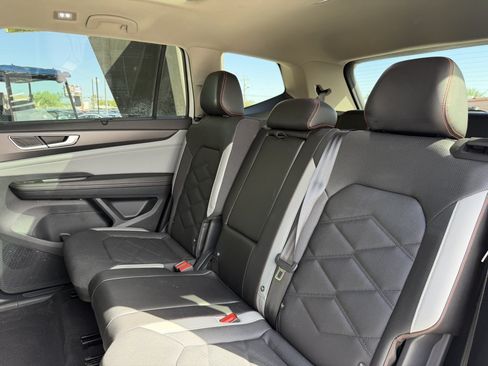 Used 2024 Volkswagen Atlas Peak Edition SE AWD/4WD image 36