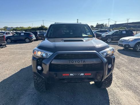 Used 2020 Toyota 4Runner 4WD image 10