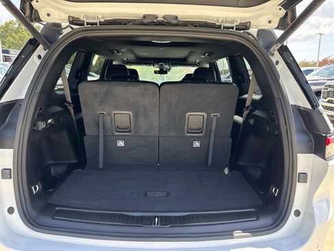 Used 2025 Jeep Grand Cherokee L Limited w/ Luxury Tech Group II RWD image 9