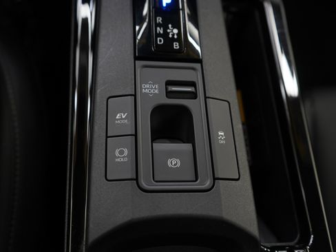 Used 2026 Toyota Prius AWD image 23