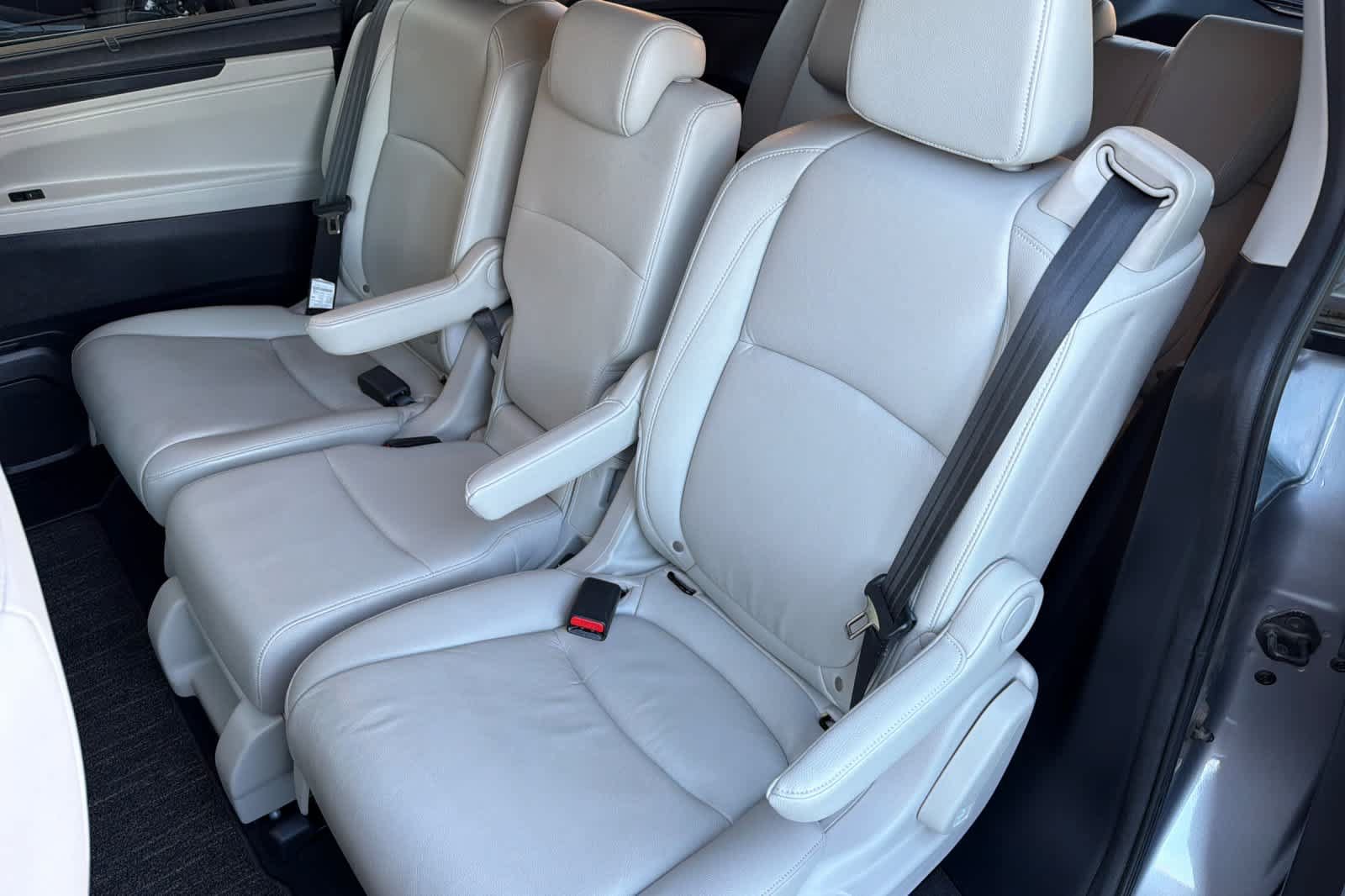 Used 2025 Honda Odyssey EX-L image 4