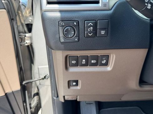Used 2022 Lexus GX 460 Premium w/ Accessory Package AWD/4WD image 20