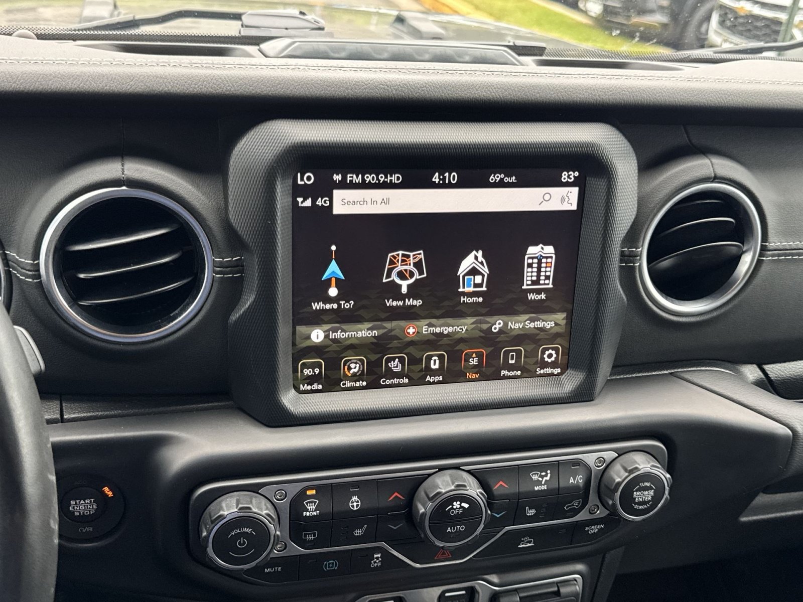 Used 2023 Jeep Wrangler Unlimited Sahara w/ Cold Weather Group AWD/4WD image 20