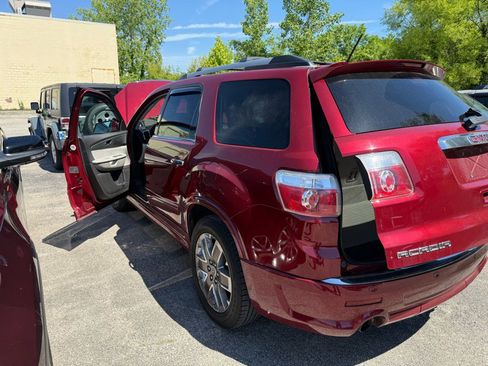 Used 2011 GMC Acadia Denali image 18
