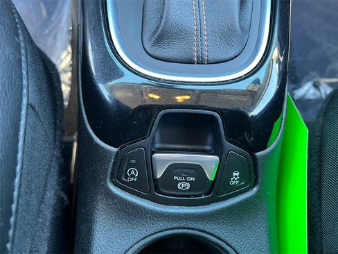 Used 2018 Jeep Compass Limited image 22